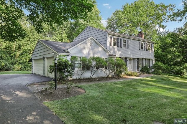 463 Paul Ave, Allendale, NJ 07401