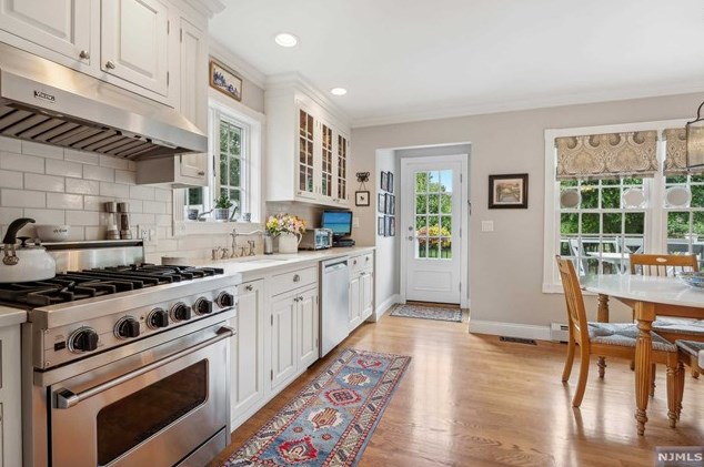 419 Cedar Hill Ave, Wyckoff, NJ 07481