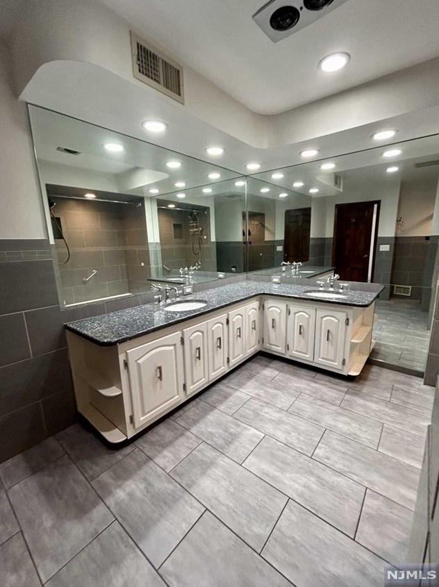 772 Morton St, East Rutherford NJ 07073-1609 exterior