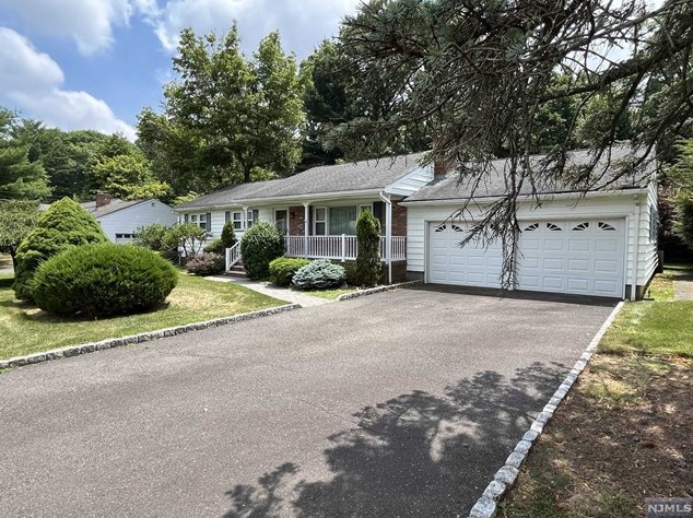 54 Gemeinhardt Pl, Paterson, NJ 07508