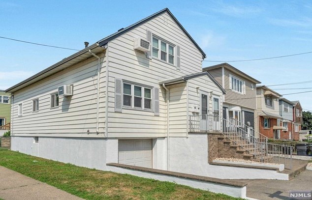 93 E 27th St, Bayonne, NJ 07002