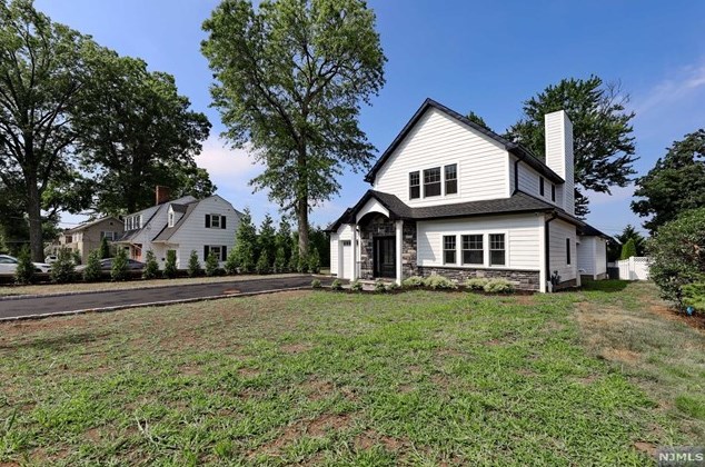 301 Wiley Pl, Wyckoff, NJ 07481