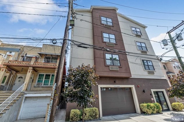 422-424 63rd St #203, West New York, NJ 07093