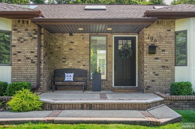196 Crescent Ave, Wyckoff, NJ 07481