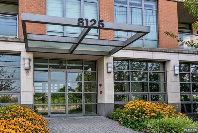 8125 River Rd #2d, North Bergen, NJ 07047