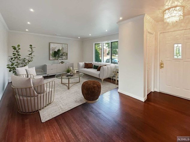 3 Barbara Ct, Lodi, NJ 07644