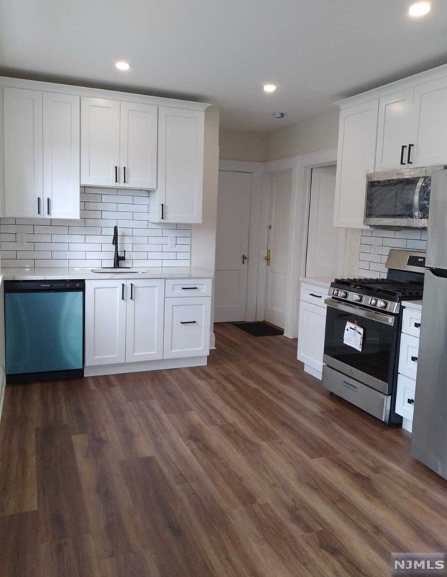 130 Broughton Ave, Bloomfield NJ  07003-3908 exterior