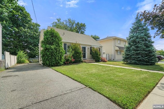 50 Long Hill Dr, Clifton, NJ 07013