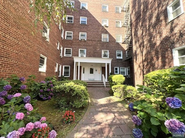 328 North Bridge Plaza ##2f, West Fort Lee, NJ 07024