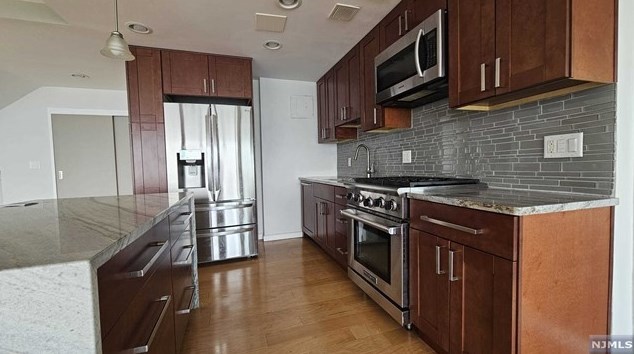 4 Horizon Rd #817, West Fort Lee, NJ 07024