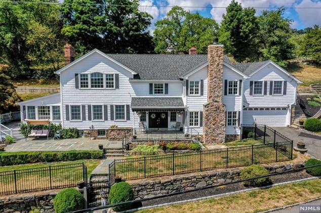 11 Charlottesburg Rd, Boonton, NJ 07005