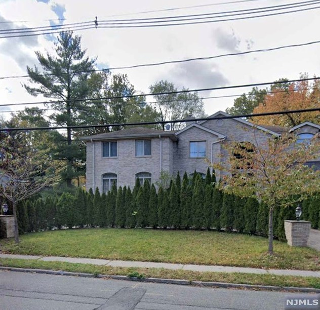 110 W Midland Ave, Paramus, NJ 07652