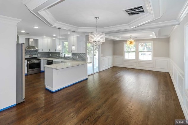 54 Willow Ave, Hackensack, NJ 07601-3001
