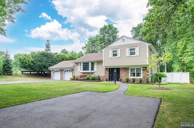 303 James Way, Wyckoff, NJ 07481