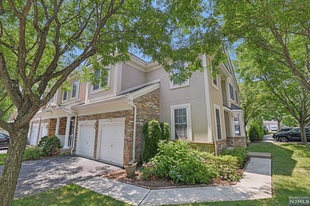 203 Levinberg Ln, Wayne NJ  07470-4028 exterior