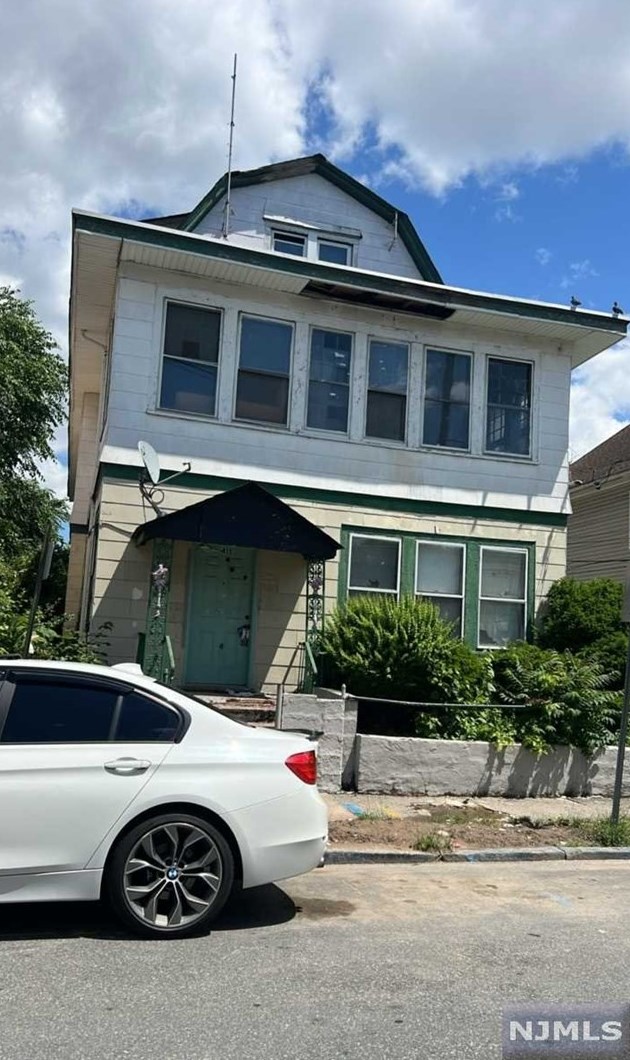 411-413 E 31st St, Paterson, NJ 07504