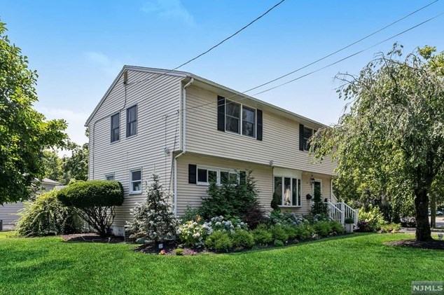 617 Roosevelt Blvd, Paramus, NJ 07652