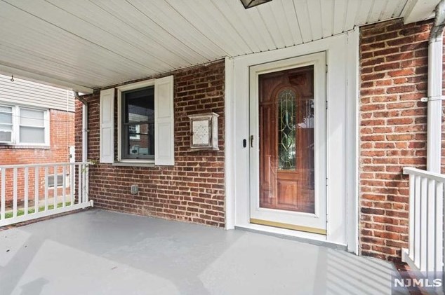 61 Fencsak Ave, Elmwood Park, NJ 07407