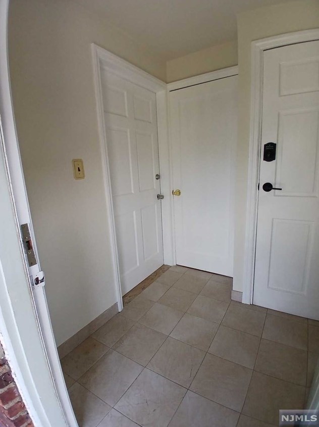 13 Clark Ct, Hasbrouck Heights, NJ 07604