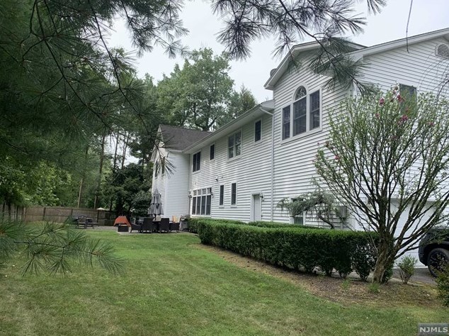 337 Franklin St, Haworth, NJ 07641