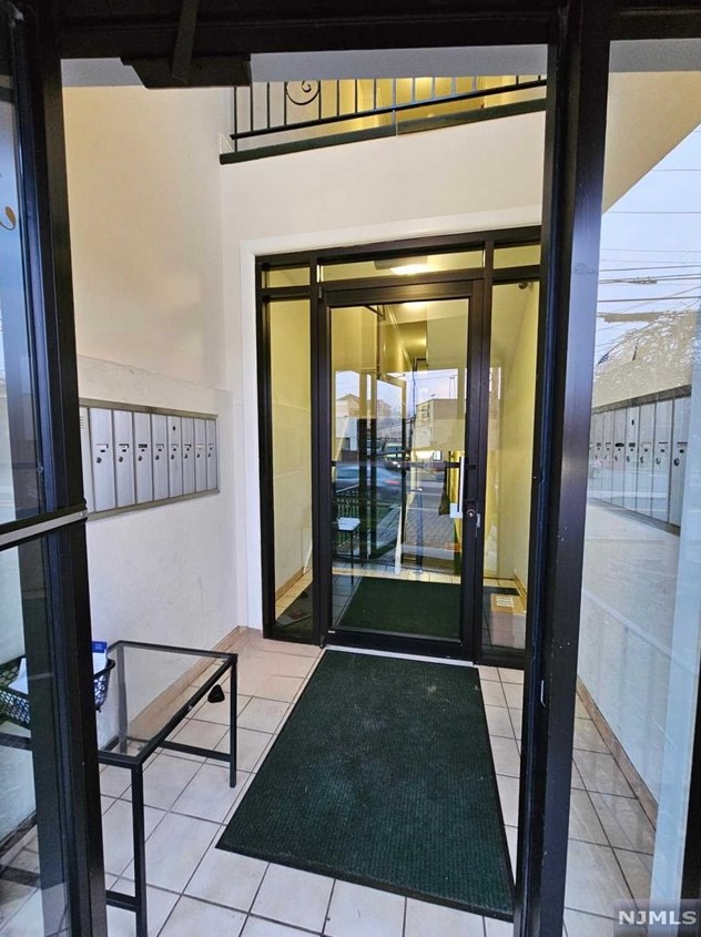 255 Schuyler Ave #8, Kearny, NJ 07032