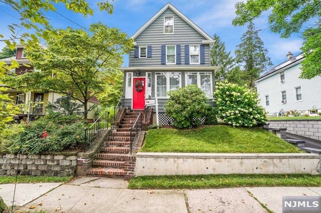 436 Elm Ave, Bogota, NJ 07603