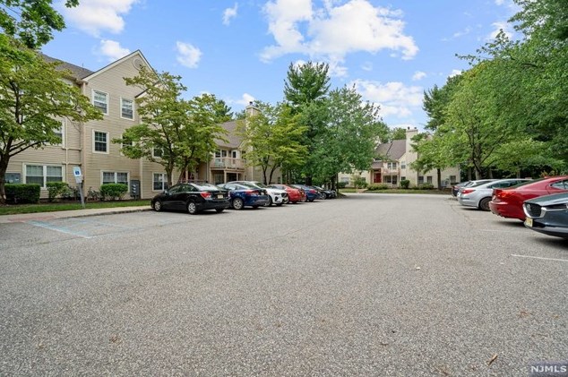1 Balsam Ct #2, Clifton, NJ 07014