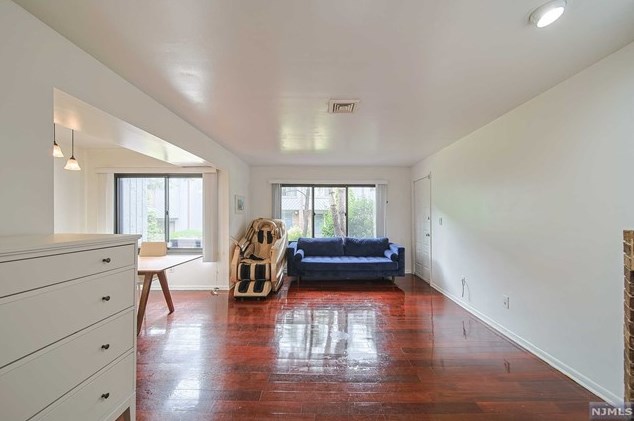 1479 John St, West Fort Lee, NJ 07024