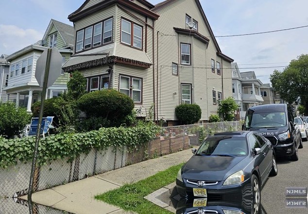 129 Graham Ave, Paterson, NJ 07508