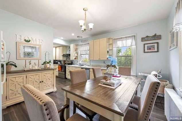 71 Main St, Clinton NJ 08809-1328 exterior