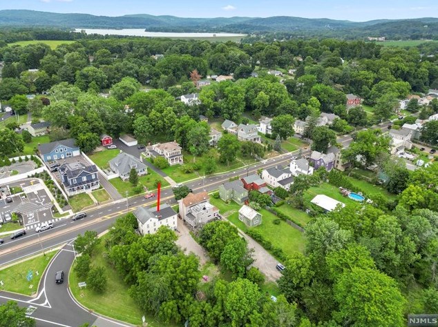 71 Main St, Clinton NJ 08809-1328 exterior