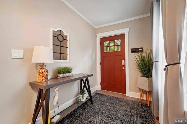 419 Fort Lee Rd, Leonia, NJ 07605