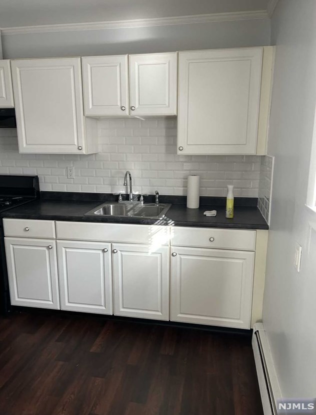 326 Livingston Ave #2, Lyndhurst, NJ 07071