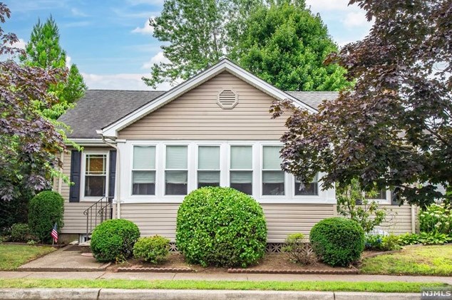 45 Willard Ave, Paterson, NJ 07512