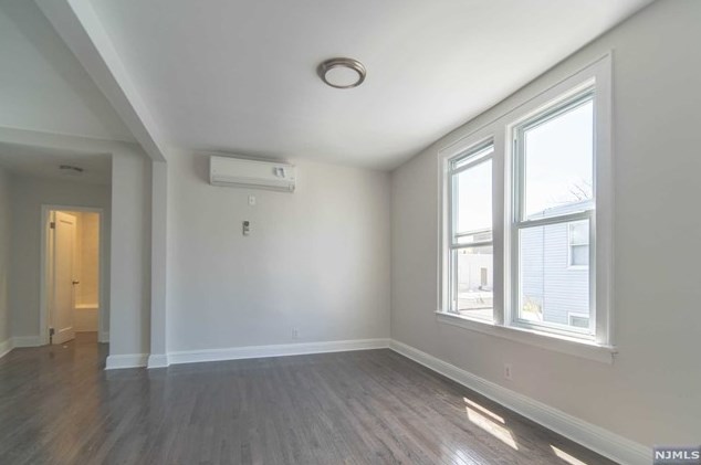 27 Lincoln St, Jersey City, NJ 07307