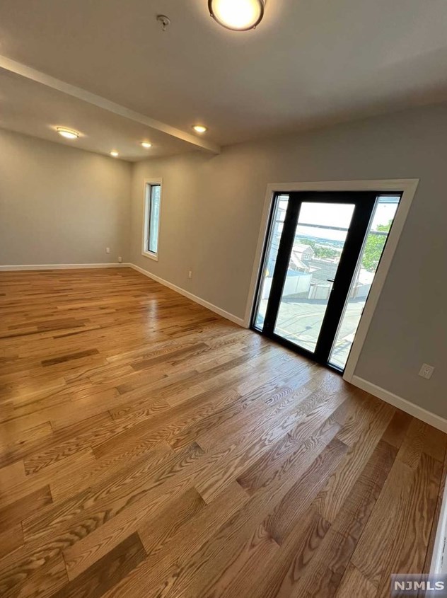 1321 73rd St #apt 2, North Bergen, NJ 07047