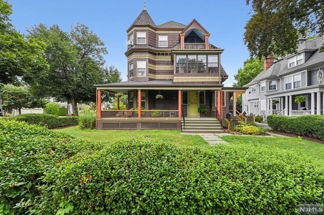 90 Midland Ave, Montclair NJ  07042-2918 exterior