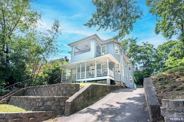 144 Teaneck Rd, Ridgefield Park, NJ 07660