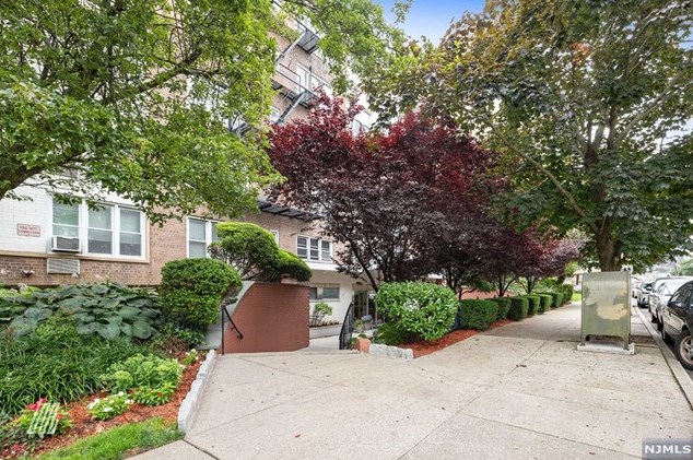 2160 Center Ave #1f, West Fort Lee, NJ 07024