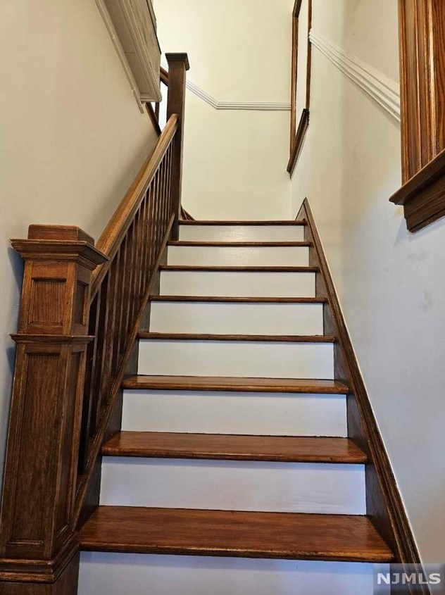 315 14th St #2fl, Palisades Park, NJ 07650
