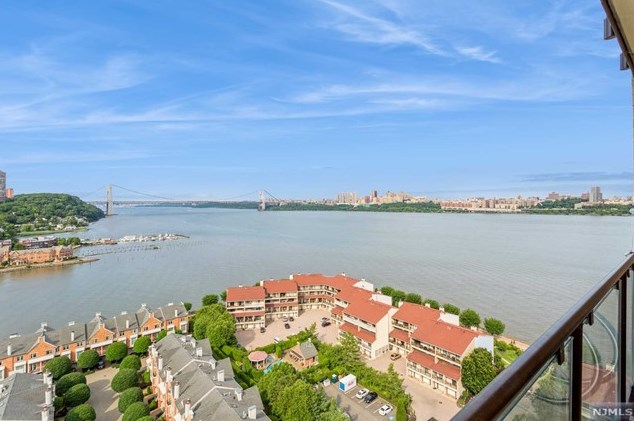 1203 River Rd #20-c, Edgewater, NJ 07020