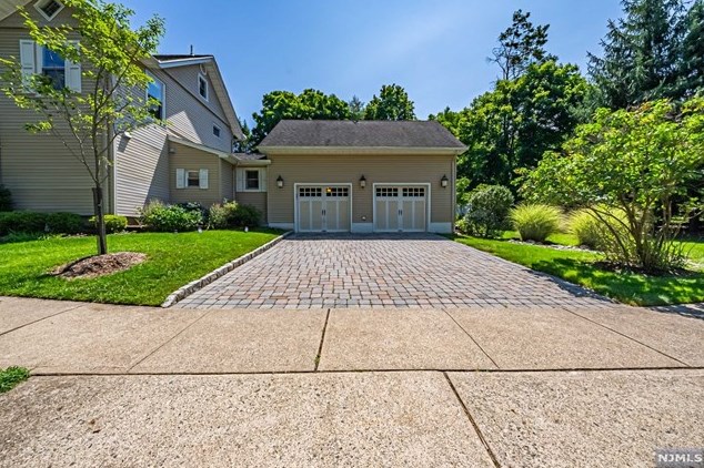 308 Demarest Ave, Closter NJ 07624-2514 exterior