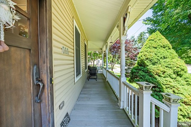 308 Demarest Ave, Closter NJ 07624-2514 exterior