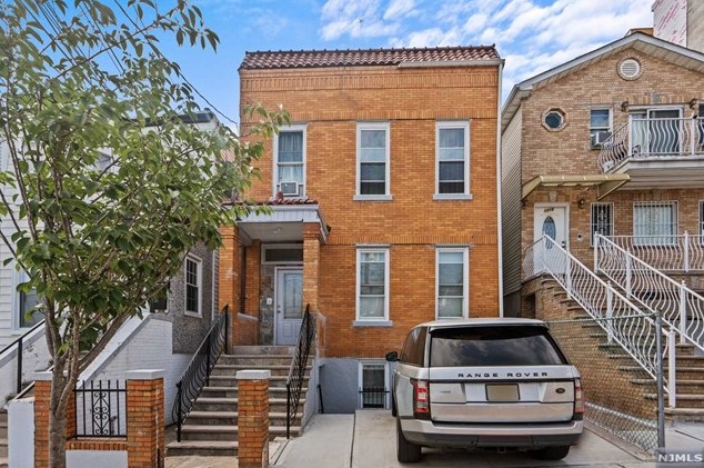 1211 Morris St, Union City, NJ 07087