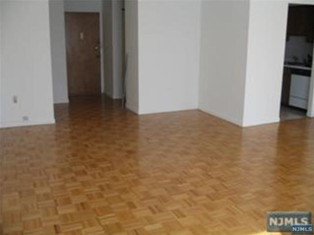 1111 River Rd #b-23, Edgewater, NJ 07020