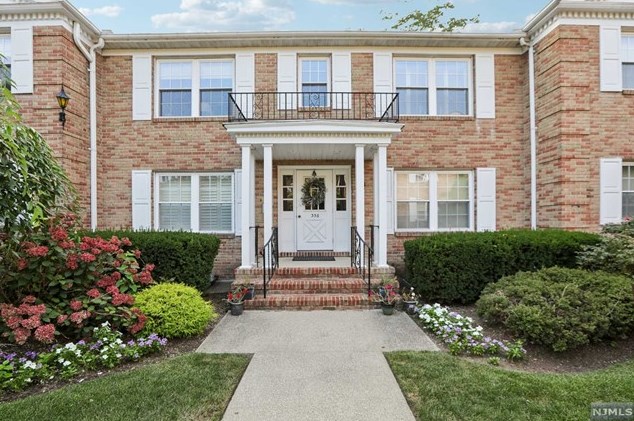 356 E Ridgewood Ave, Ridgewood, NJ 07450