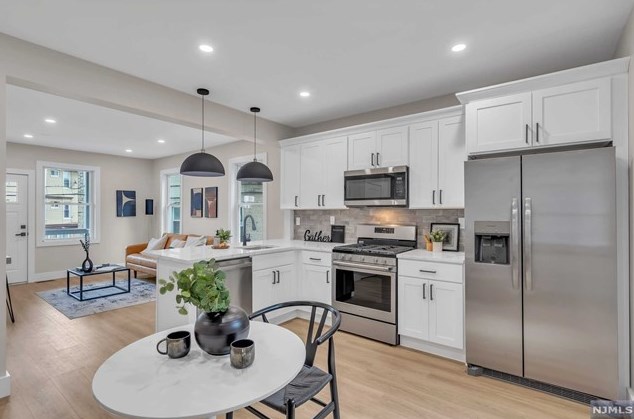 11 Elmwood Terr, Irvington, NJ 07111