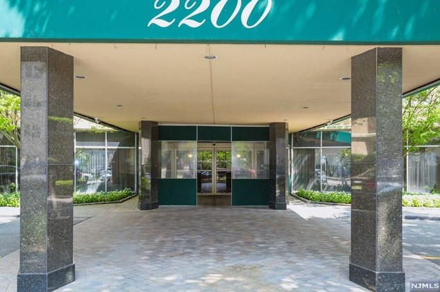 2200 N Central Rd #8-f, West Fort Lee, NJ 07024