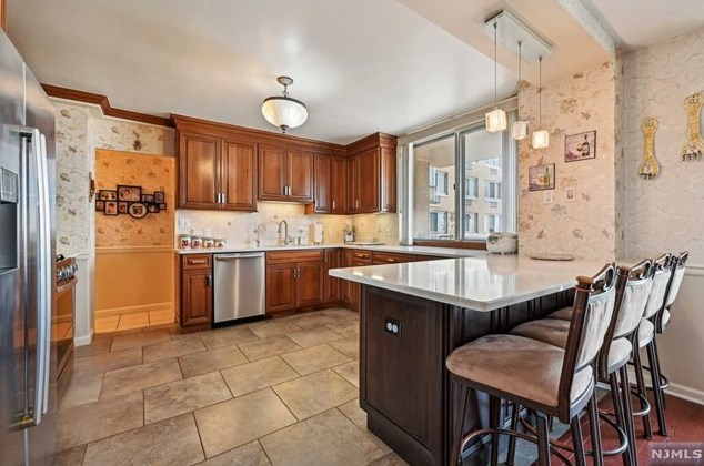 2150 Center Ave #11-h, West Fort Lee, NJ 07024