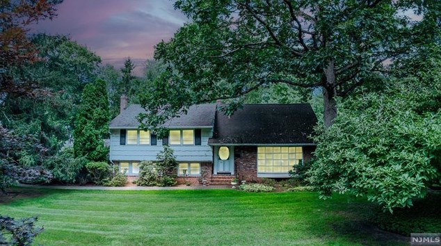 54 Everett Rd, Demarest, NJ 07627